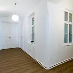 Lovely 2bds Near Petrin Tower - P14 *