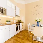 Lovely 2bds Near Petrin Tower - P14 Appartement