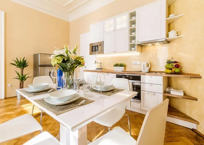 Lovely 2bds Near Petrin Tower - P14 Praga
