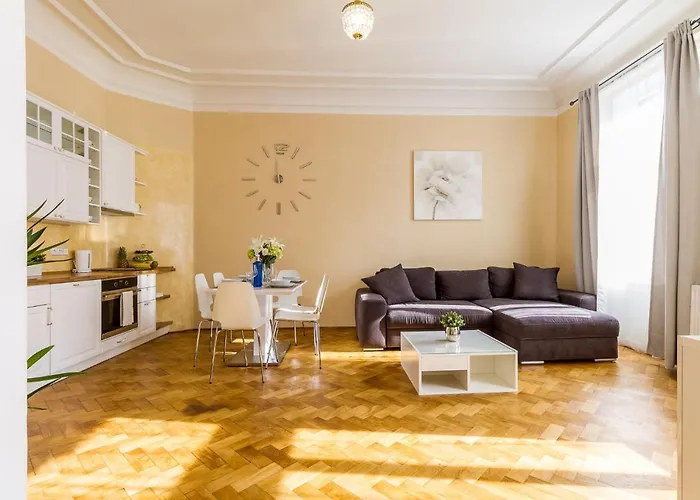 דירה Lovely 2bds Near Petrin Tower - P14