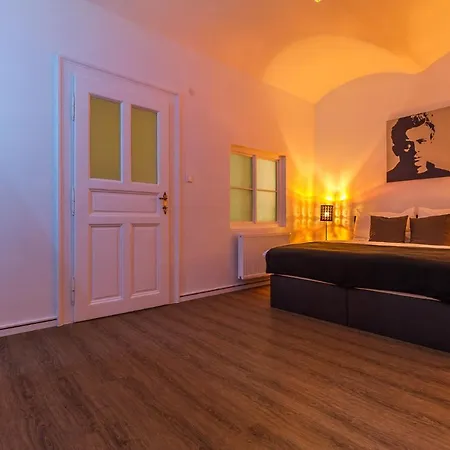 2bds In Ujezd - P14 Apartment Prag