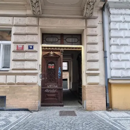 2bds In Ujezd - P14 *