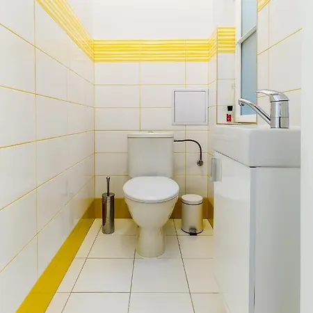 Lovely 2bds Near Petrin Tower - P14