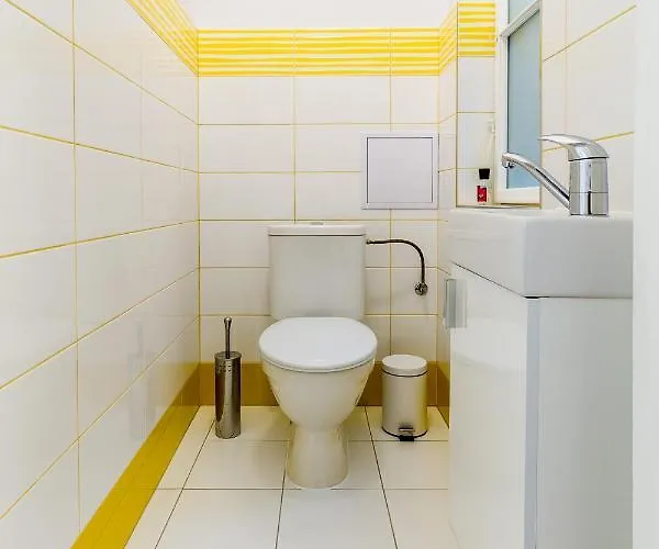 Lovely 2bds Near Petrin Tower - P14
